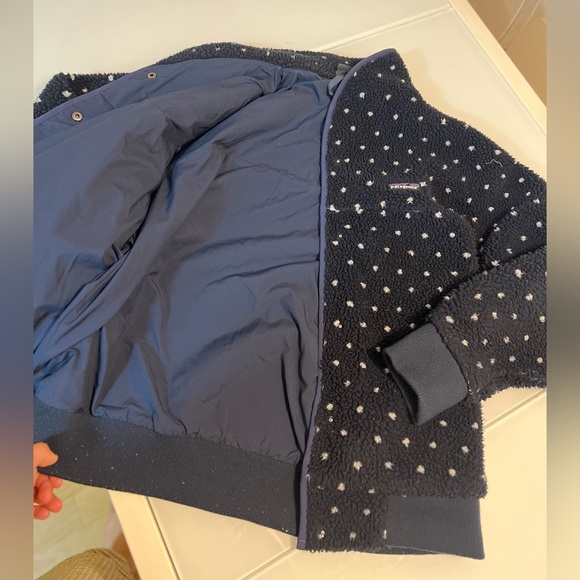 Patagonia Navy and White Teddy Jacket - Picture 7 of 7